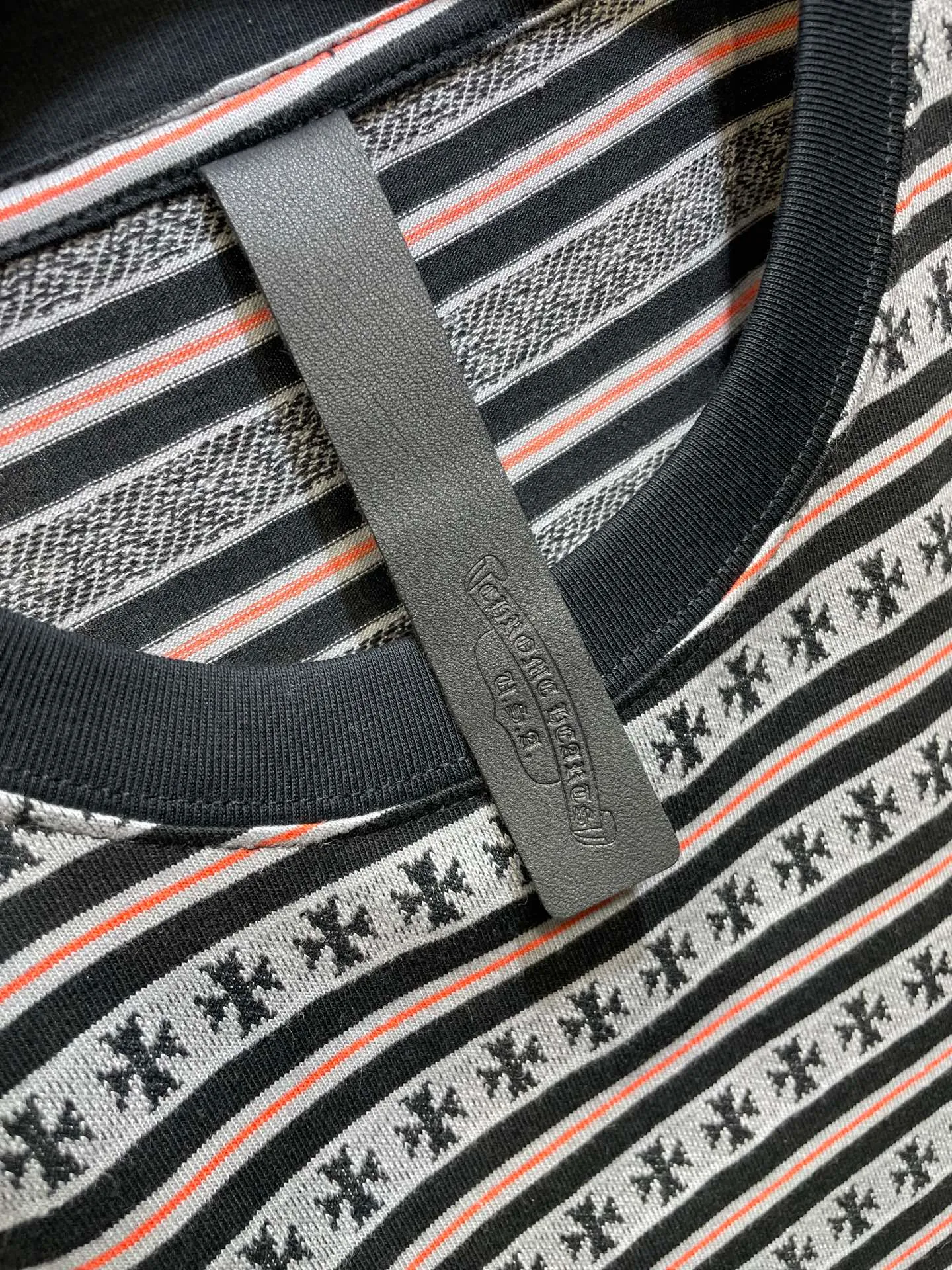 🅿️280 chrome hearts striped full-print short-sleeved craftsmanship instructions: Customized yarn-dyed fabrics, minimum ordering is 1,000 meters, expensive embroidery using imported embroidery machines, the overall line is straight and delicate, the fabric is comfortable and soft, the color is consistent and no color difference. Can be matched with the same style to create a fashionable look, control various occasions, customized accessories, complete three standards, the same style for men and women! ⚠️Color: gray ⚠️Size: sml